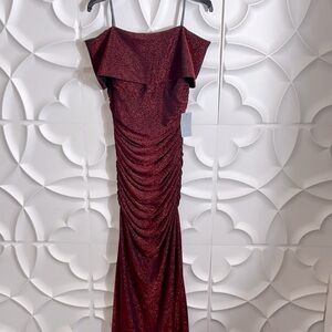 NWT Vince Camuto Ruched off Shoulder Gown Red sparkle dress sz 10.   (98)